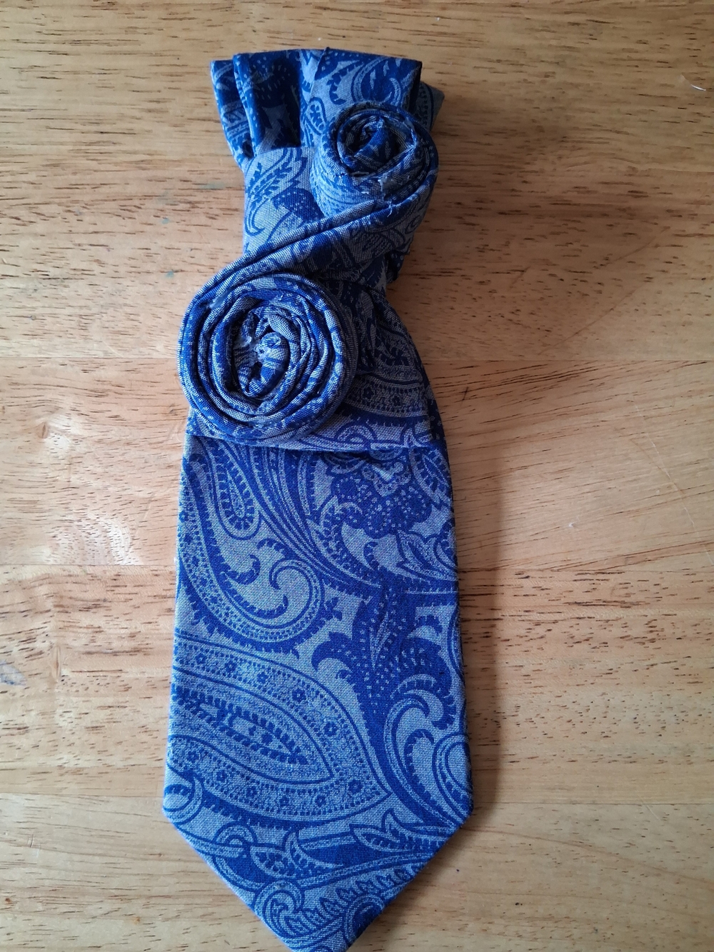 Blue Paisley Men's Tie - Classic Formal Accessory